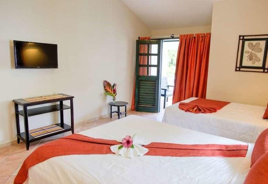 Hotel Bahia Punta Bonita Лас Теренас Екстериор снимка