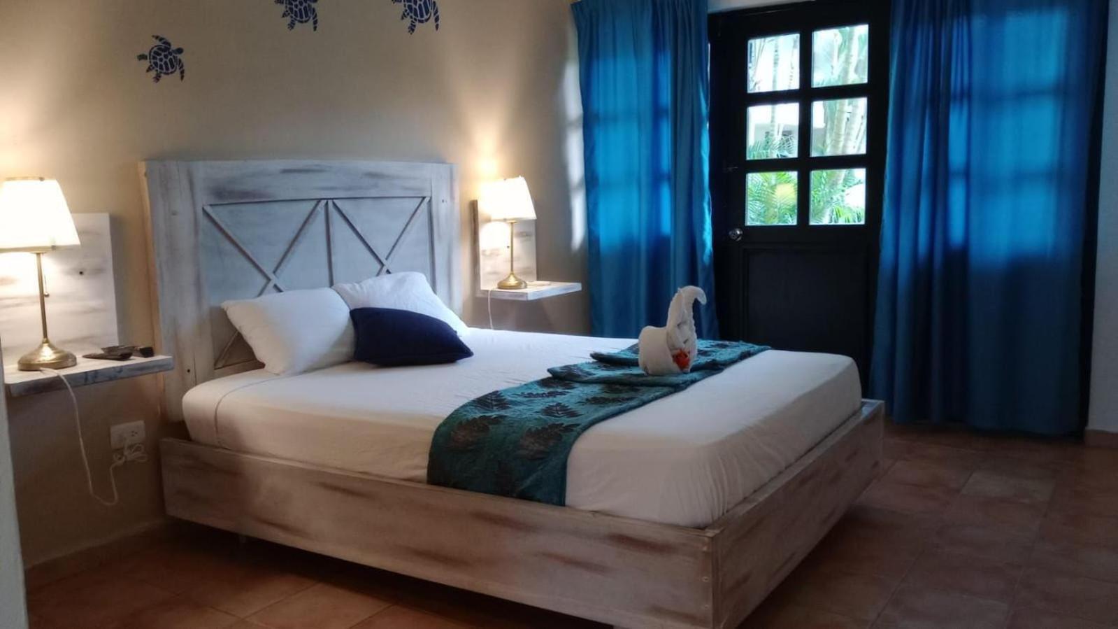 Hotel Bahia Punta Bonita Лас Теренас Екстериор снимка